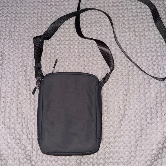 Lululemon Crossbody Bag - Picture 3 of 4